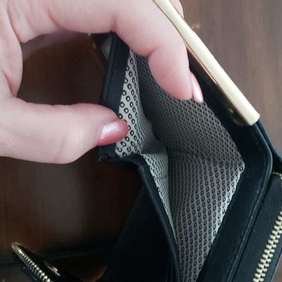 MMS Design Studio Wallet - Picture 2 of 3